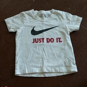 Nike t-shirt size 3T